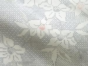 アンティーク　草花模様織出し本場白大島紬着物（7マルキ）